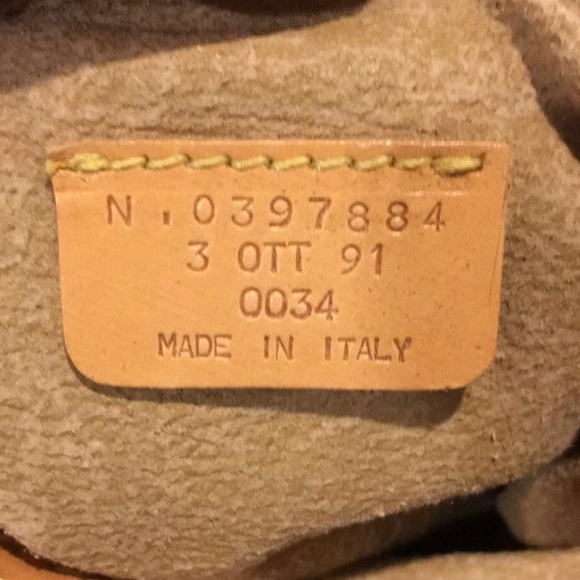 M ETRO Milano Paisley Coated Canvas Leather Crossbody Messenger Laptop Bag - Picture 6 of 17